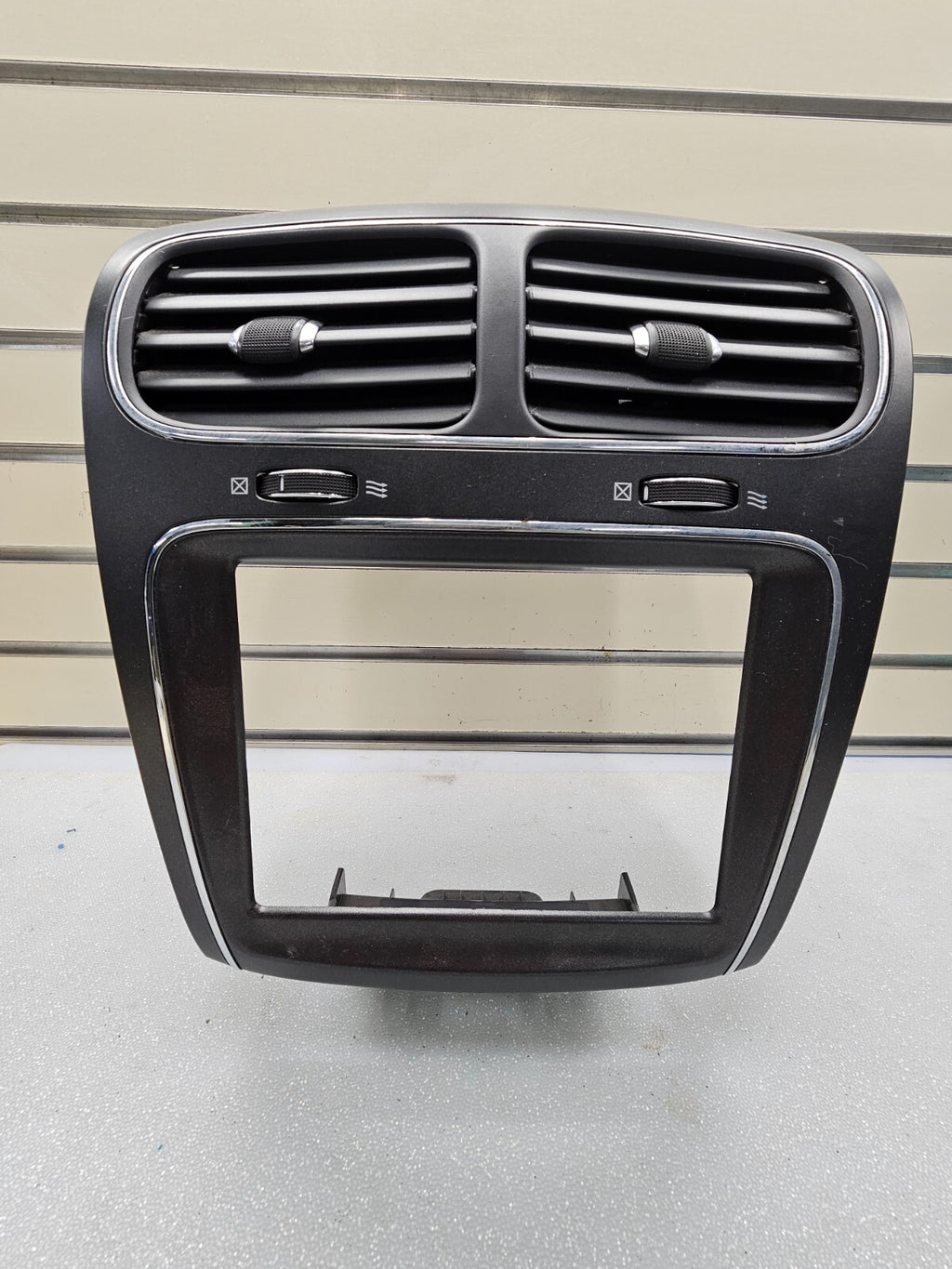🔥2011-2020 Dodge Journey Center Dash Radio Trim Bezel Air Vents OEM BLACK