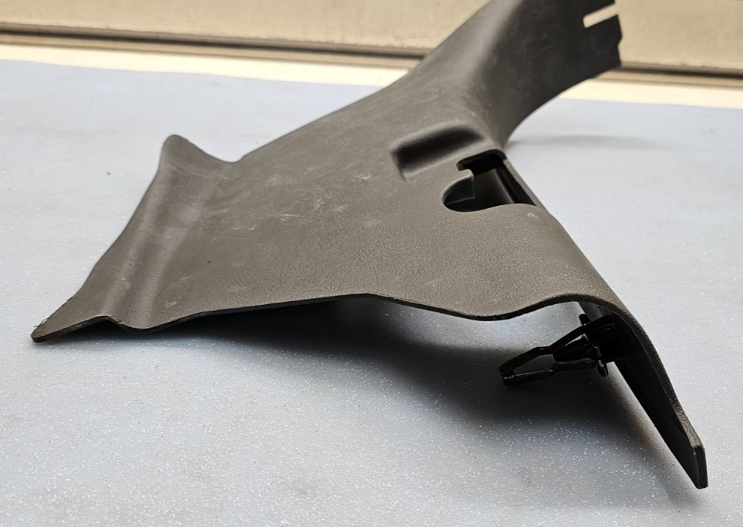 🔥99-06 SILVERADO SIERRA LEFT DRIVER KICK LOWER TRIM PANEL HOOD PROP BLACK
