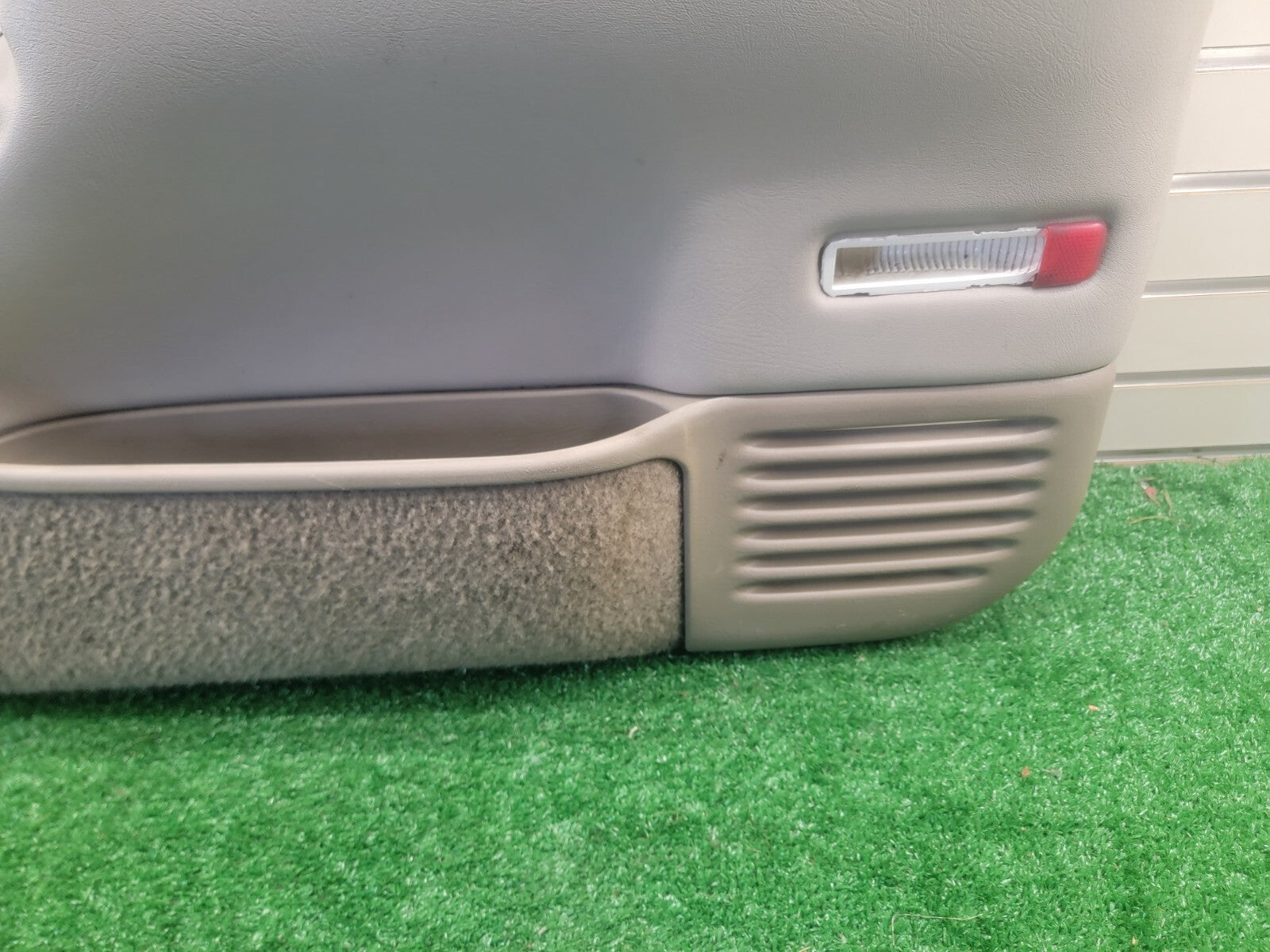 🔥95-99 Chevy GMC Silverado C/K DOOR PANEL Front RIGHT Side/auto  TAN