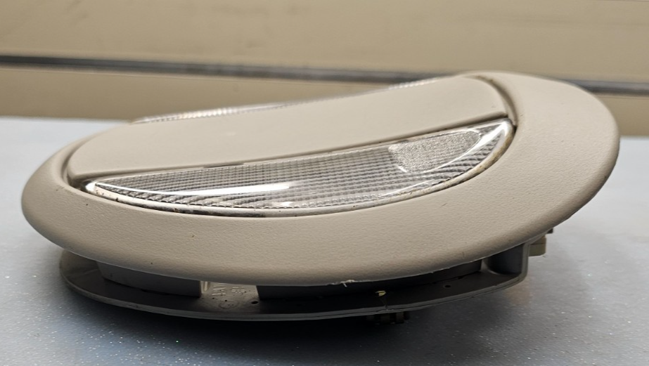 🔥01-07 Grand Caravan Town Country Overhead Console Dome Map light Assembly Tan