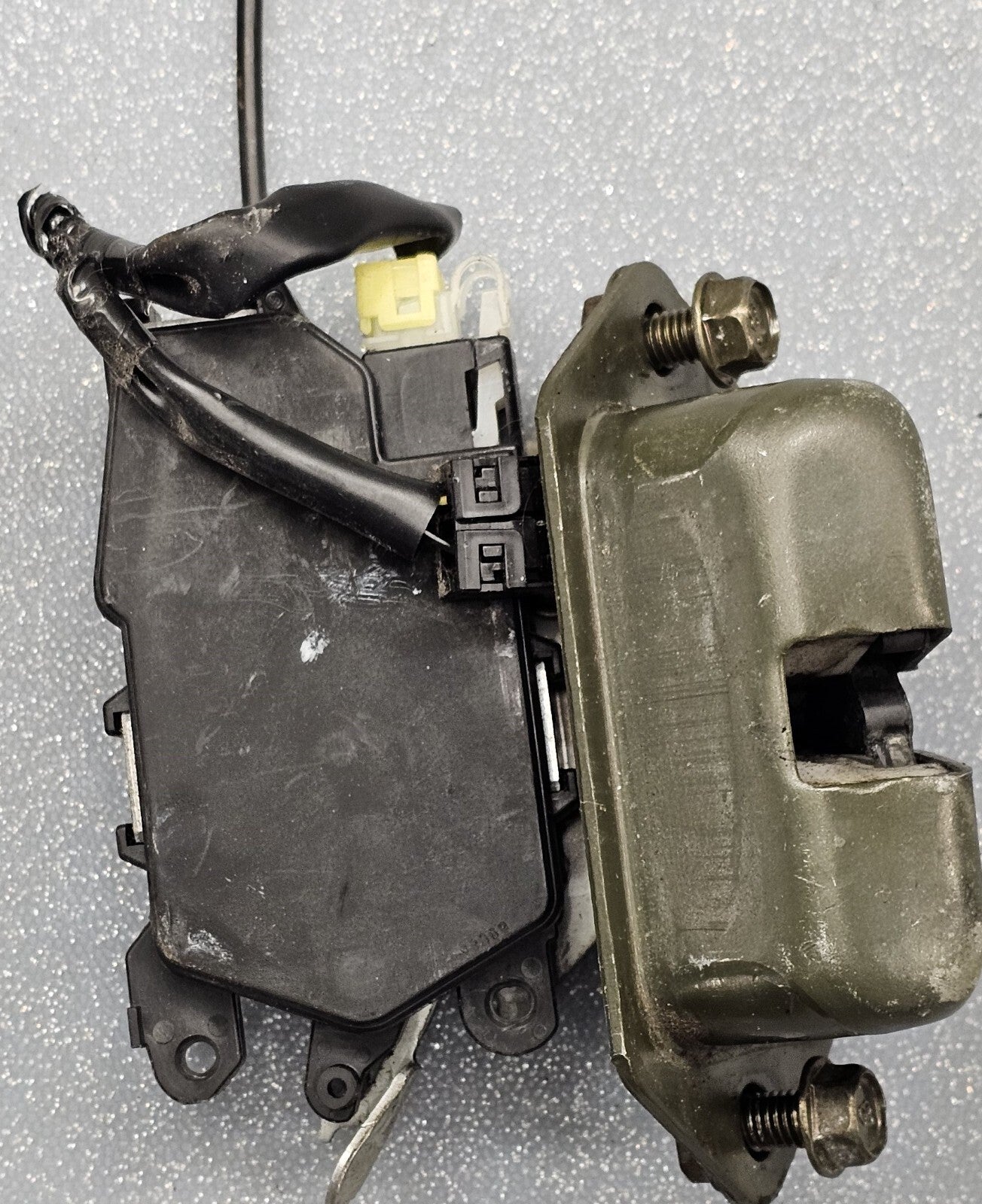 🔥03-08 Subaru Forester Trunk Latch Tailgate Lock Actuator  OEM 63032SA010