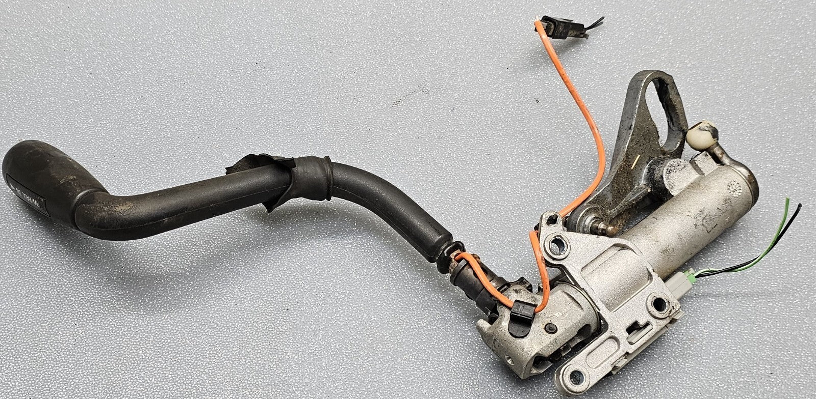 99-06 SILVERADO TAHOE SUBRUBAN AUTOMATIC GEAR SHIFTER LEVER HANDLE ASSEMBLY OEM