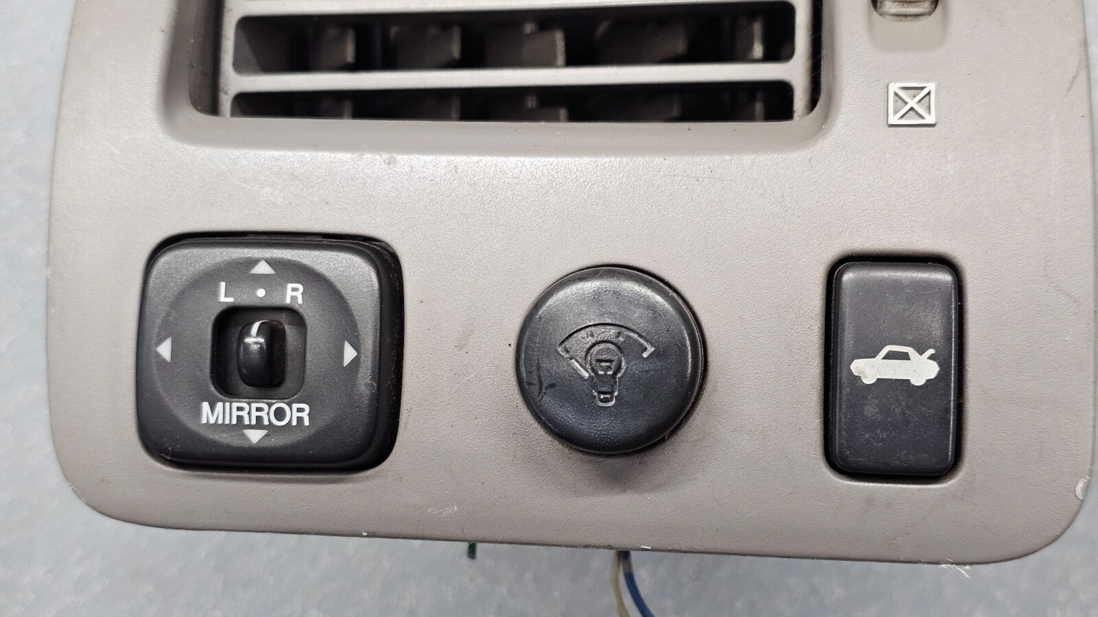 🔥00-04 AVALON DASH FRONT LEFT DRIVER AC AIR VENT HEATER CONDITIONING LT TAN OEM