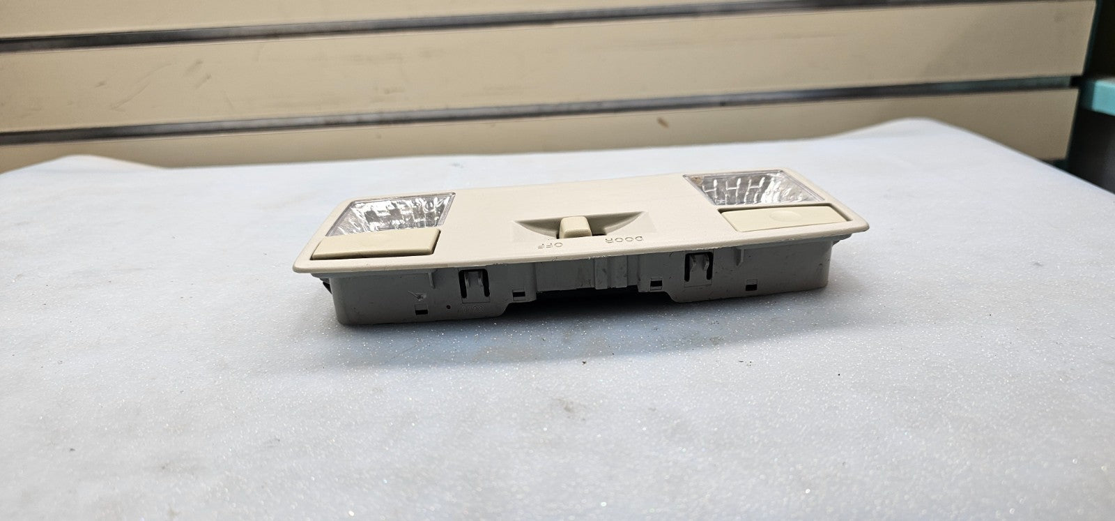 🔥03-08 MAZDA 6 RX8 OVERHEAD ROOF CONSOLE DOME MAP LIGHT LAMP STORAGE TAN