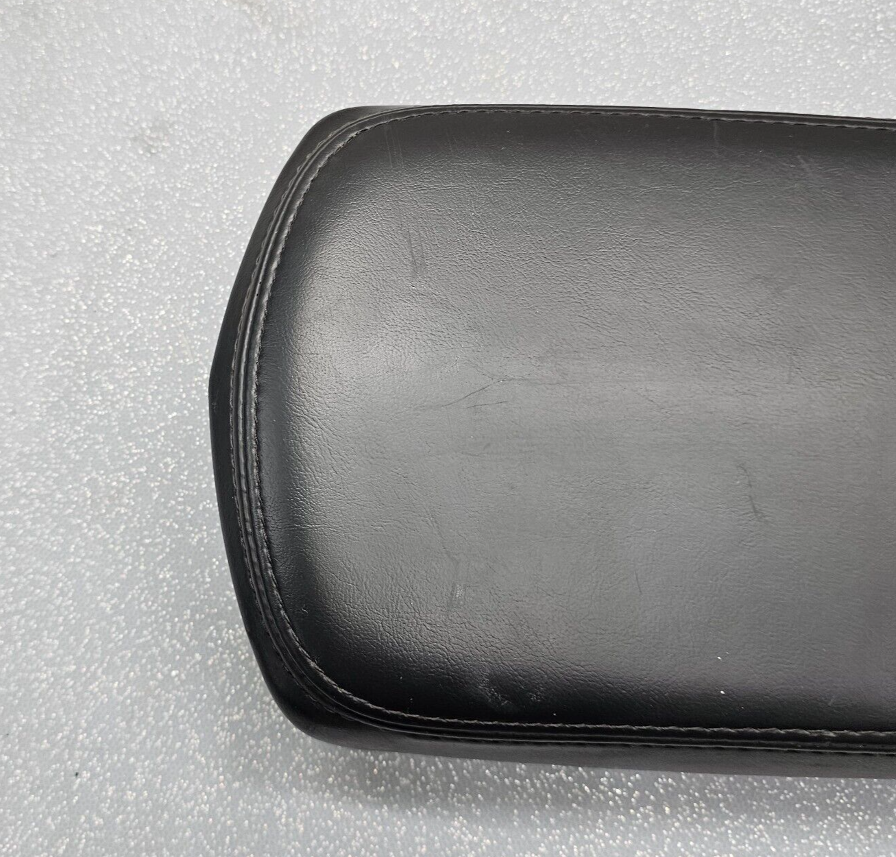 🔥07-10 Chrysler Sebring Center Console Lid Armrest Storage Assembly Top Black