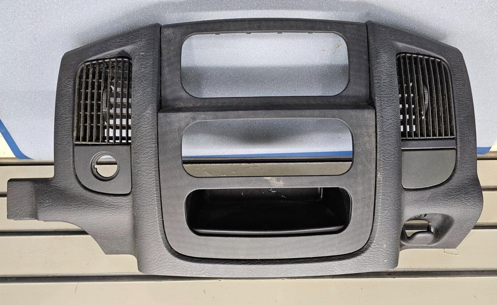 🔥02-05 Dodge RAM Dash RADIO Audio Stereo Bezel Climate Trim Panel Black B10