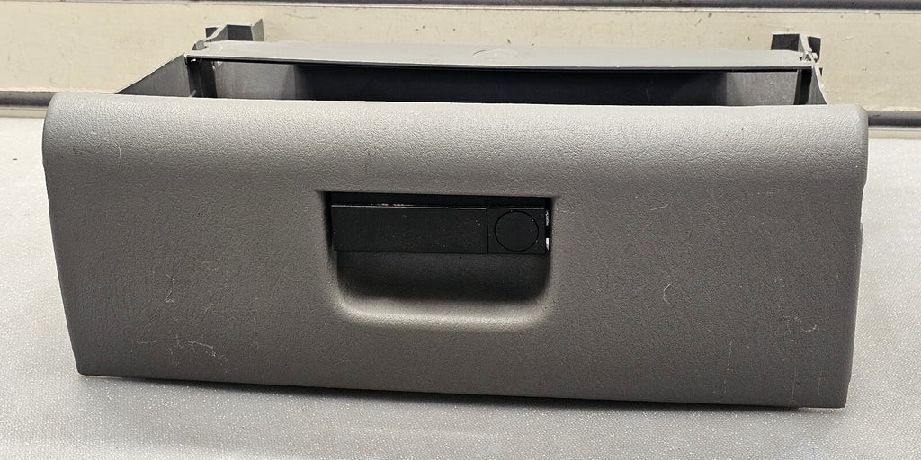 🔥01-07 CARAVAN TOWN COUNTRY DASH GLOVE BOX COMPARTMENT LID COVER ASSEMBLY GRAY