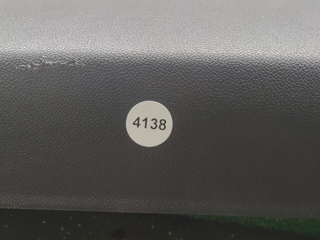 🔥07-09 Chevrolet Silverado GMC Sierra Door Panel right passenger black auto D19