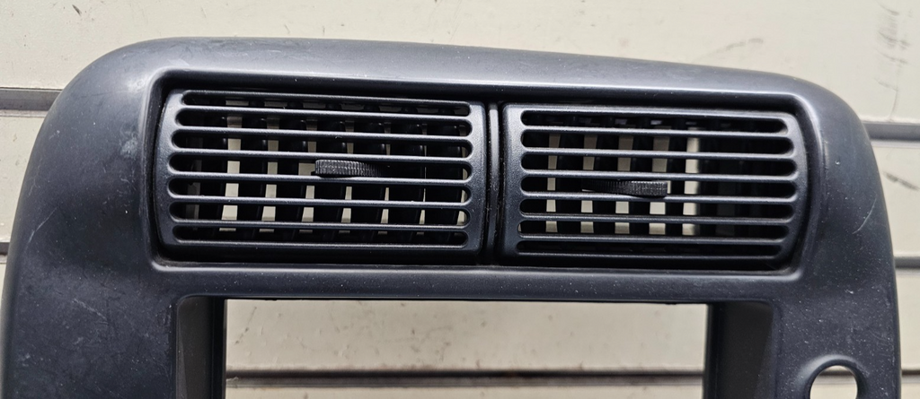 95-10 Ranger Explorer Center Dash Radio Stereo Display Bezel Trim Panel BLACK B2