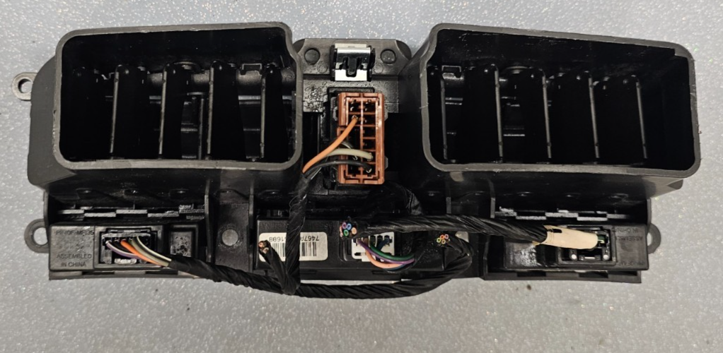 🔥07-09 CHEVROLET EQUINOX CENTER DASH A/C AIR VENT W/ HAZARD SWITCH BLACK OEM