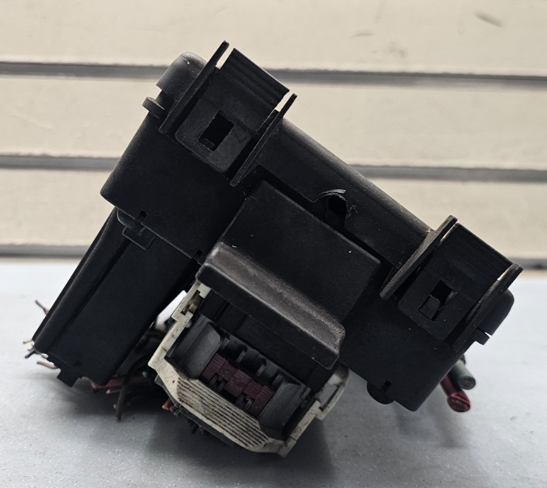🔥2006 DODGE RAM FUSE BOX RELAY TIPM TOTALLY INTEGRATED POWER MODULE ASSEMBLY
