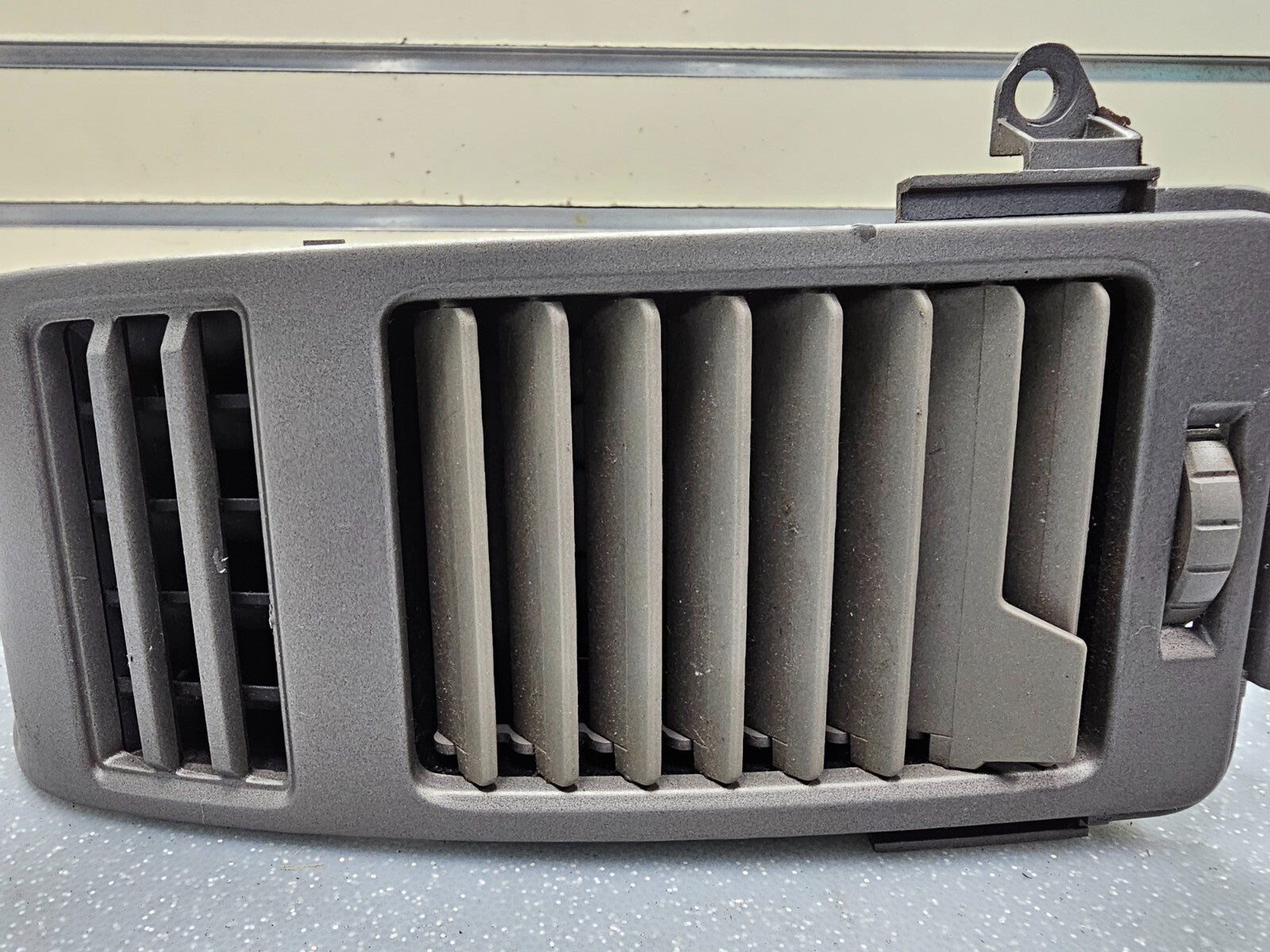 05-15 TITAN ARMADA QX56 DASH RIGHT PASSENGER AIR VENT HEATER FILTER CONDITIONER