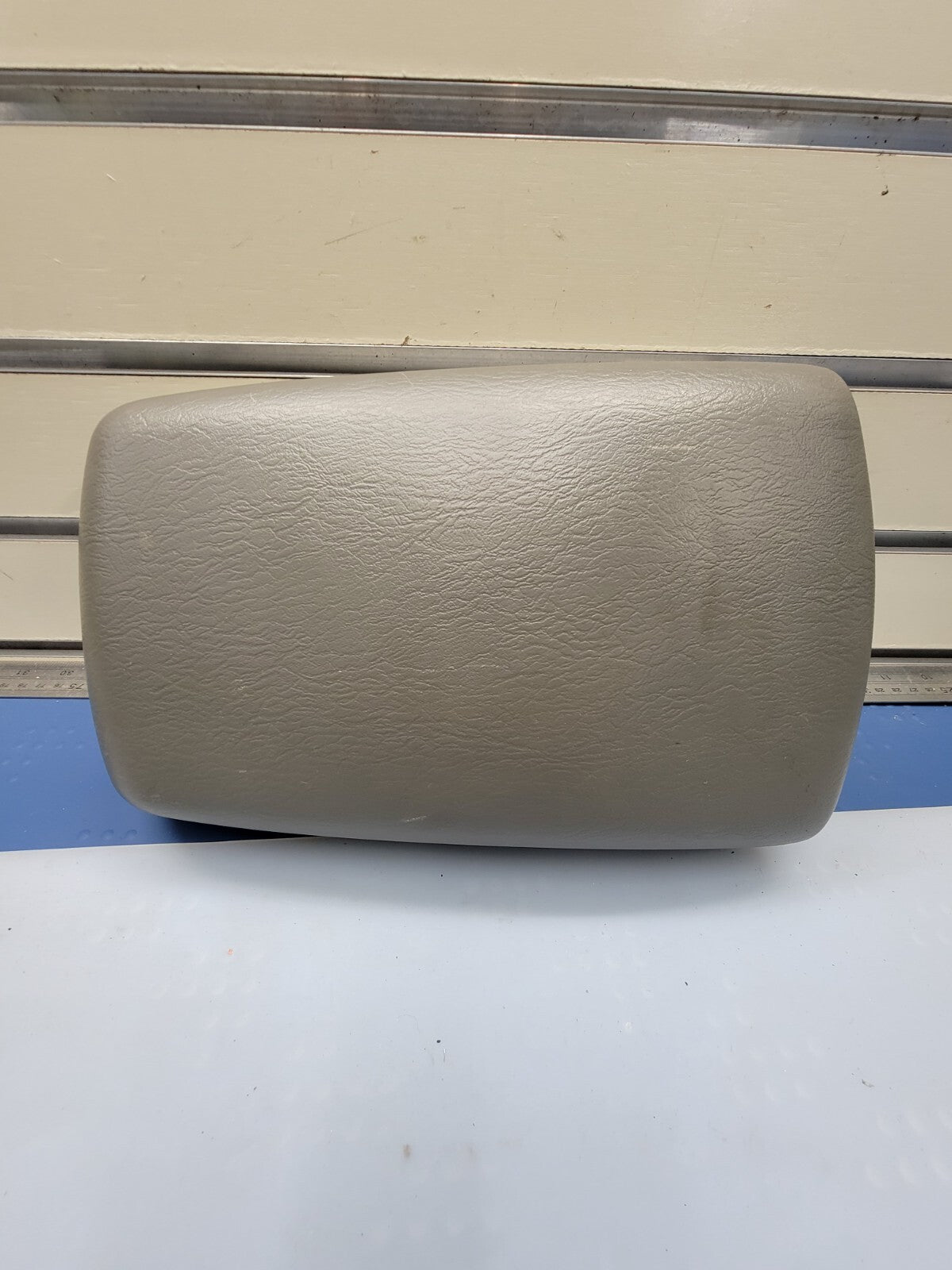 🔥2002-2007 Jeep Liberty Center Console Arm Rest Lid Gray OEM