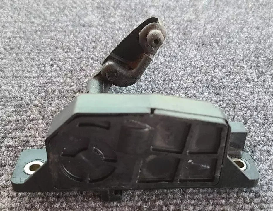 04-10 Toyota Sienna Left Rear Driver's Side Quarter Window Wing Vent Glass MOTOR
