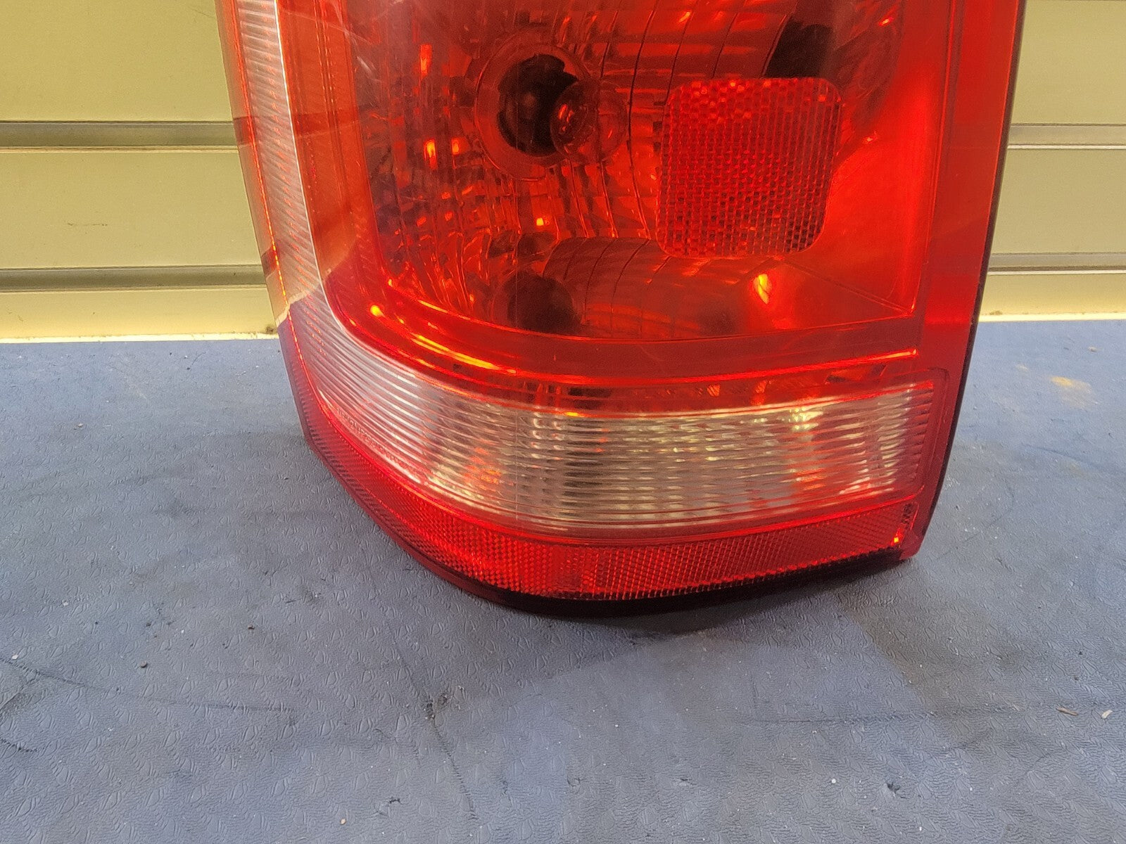 🔥08-12 Ford Escape left driver Side Rear Tail Light Lamp Assembly chrome OEM