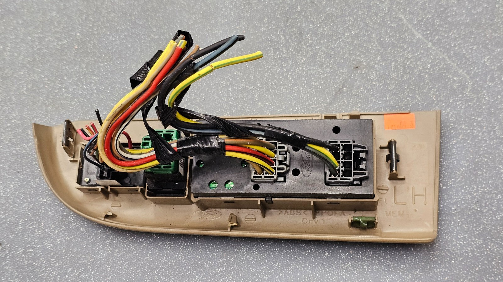 03-06 Ford Expedition Left Driver Master Door Window Control Switch Assembly Tan