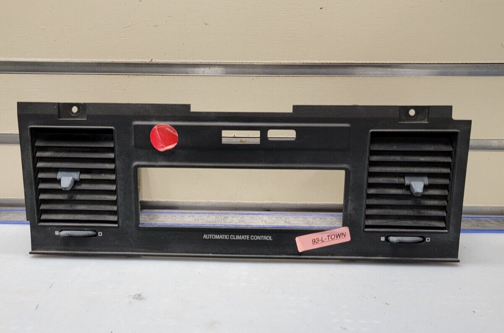 🔥90-94 Lincoln Town Car Climate Control Dash Bezel Trim Air vent Assembly OEM
