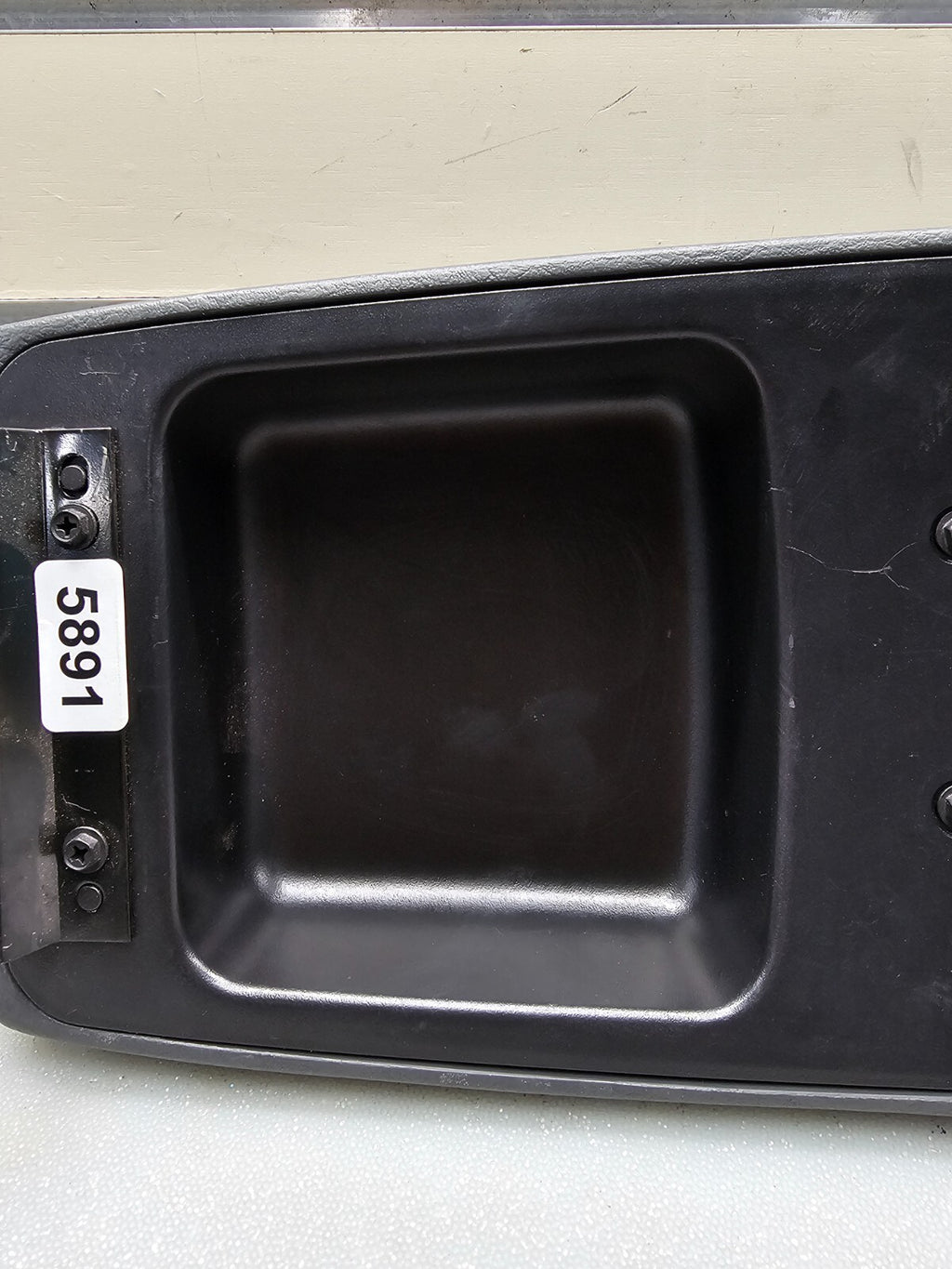 🔥2002-2007 Jeep Liberty Center Console Arm Rest Lid Black OEM