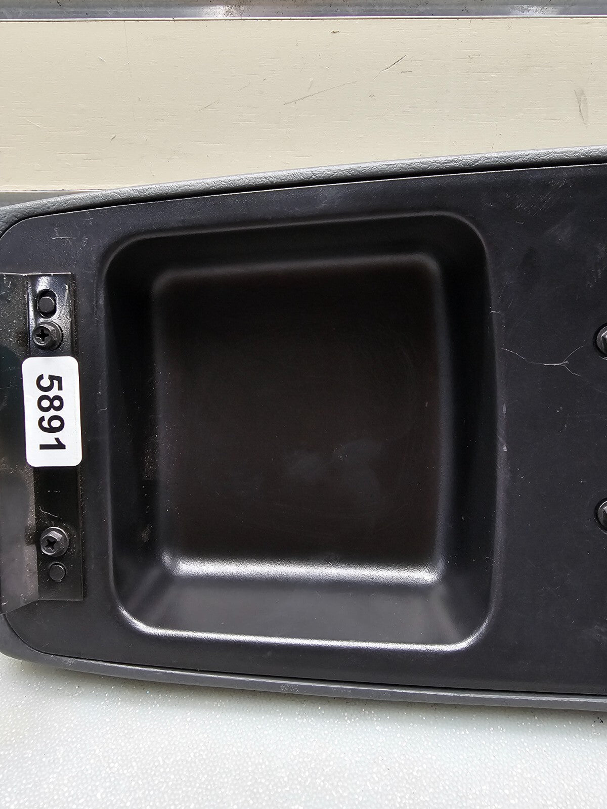 🔥2002-2007 Jeep Liberty Center Console Arm Rest Lid Black OEM