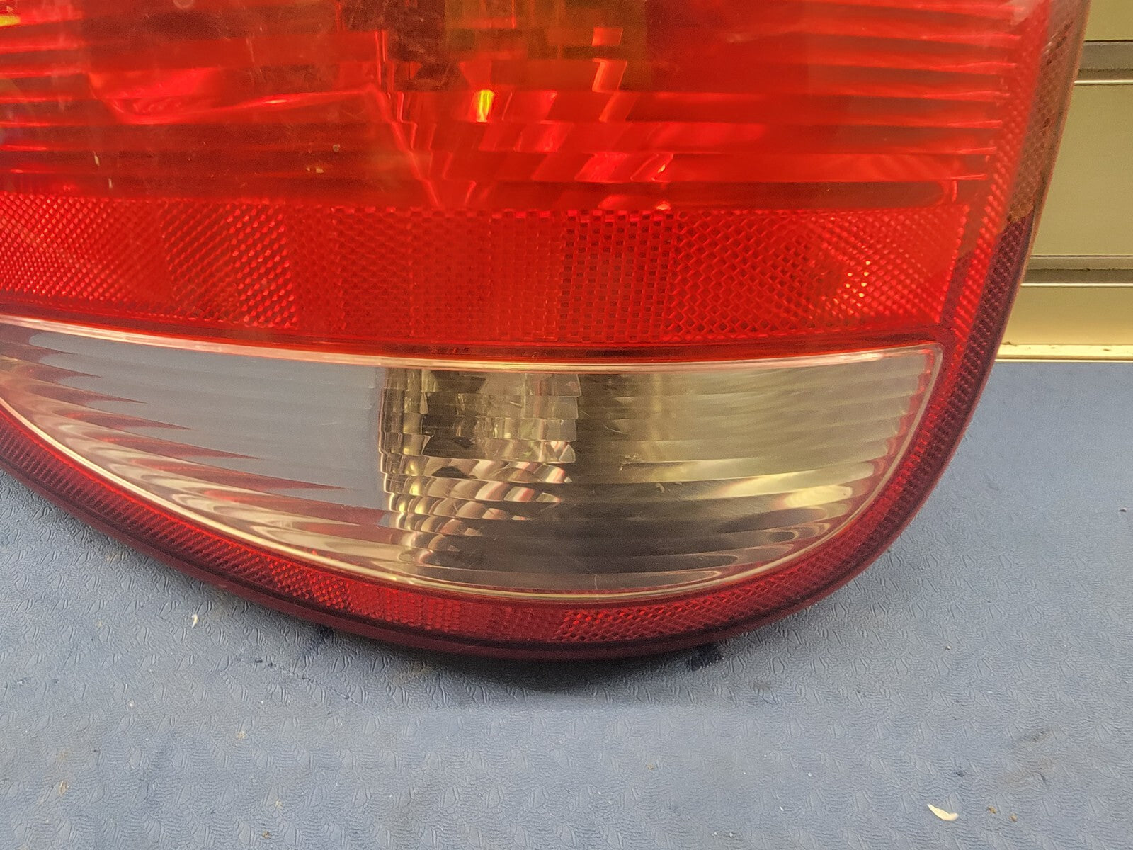🔥2004-2007 Dodge Caravan RIGHT Tail Light Fits  OEM