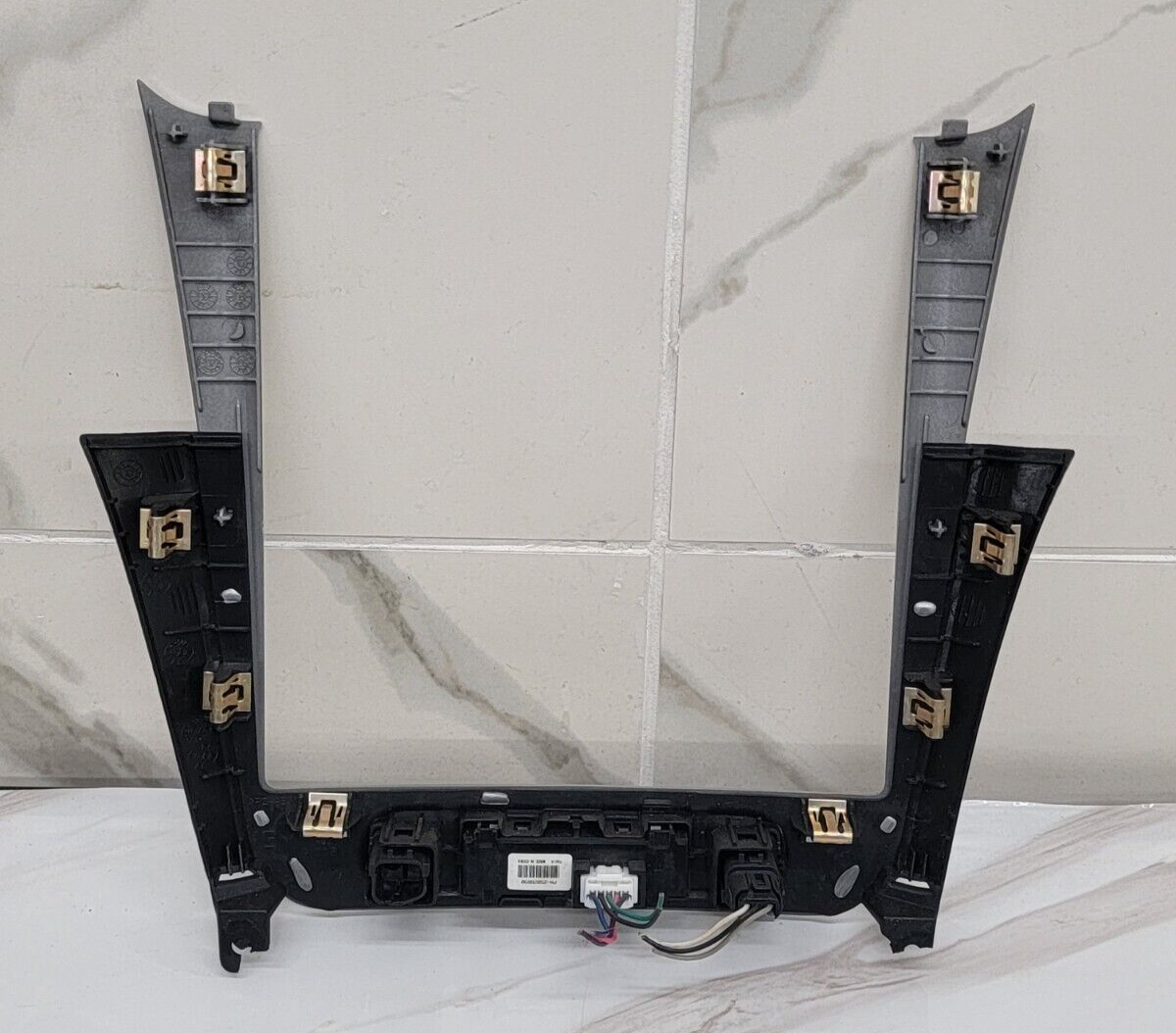 🔥08-12 Chevy MALIBU Center Dash Radio Bezel Panel Trim Clip broken screwhold B8