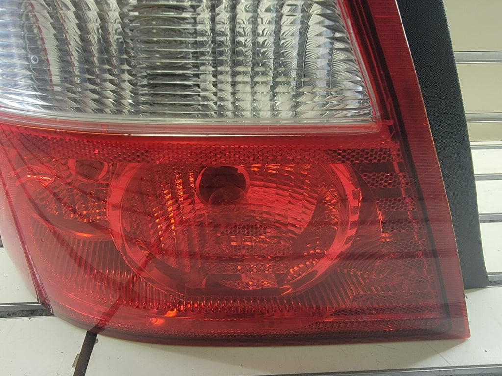 🔥2005-2007 Ford Five Hundred Tail Light taillight lamp left driver side