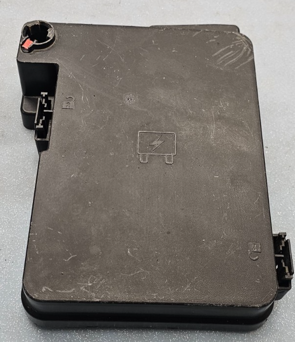 🔥11-16 Chevy Equinox GMC Terrain Under Hood Fuse Relay Box Cover Lid OEM