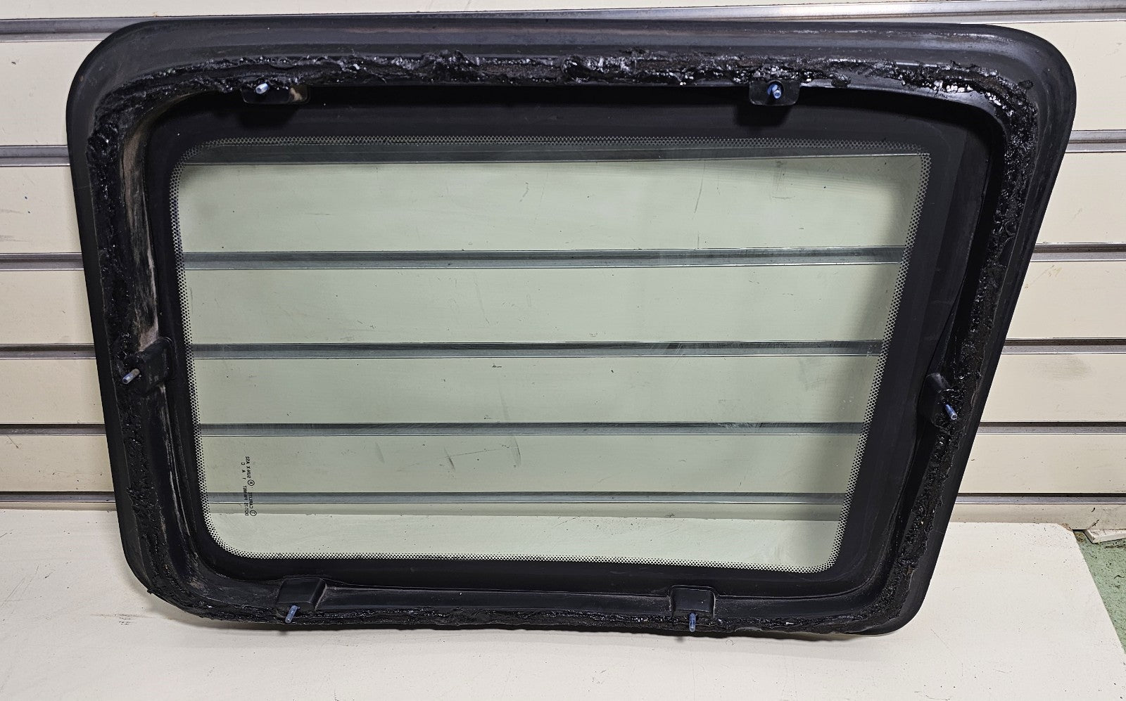 92-96 FORD F-150 F-250 F-350 Rear Side RH Window Passenger Quarter Glass Fits