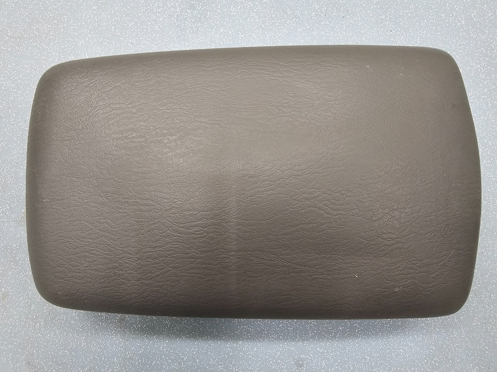 🔥02-07 Jeep Liberty Front Center Console Arm Rest Cover Lid Assembly DK TAN OEM