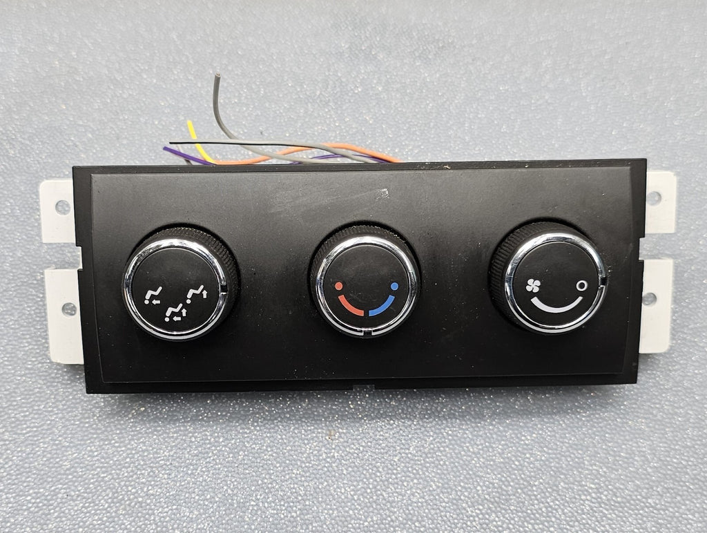08-17 Buick Enclave Acadia Traverse Dash A/C Heater Climate Control Temperature