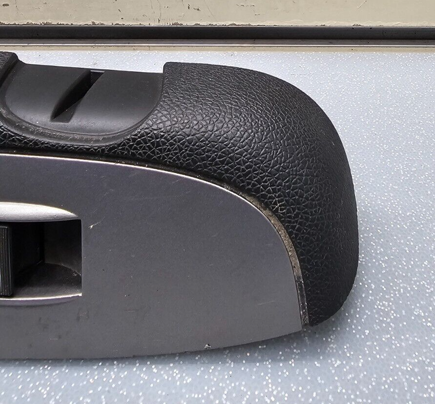 07-10 CHEVY SILVERADO GMC PASSENGER RIGHT SIDE POWER WINDOW SWITCH SILVER WS47