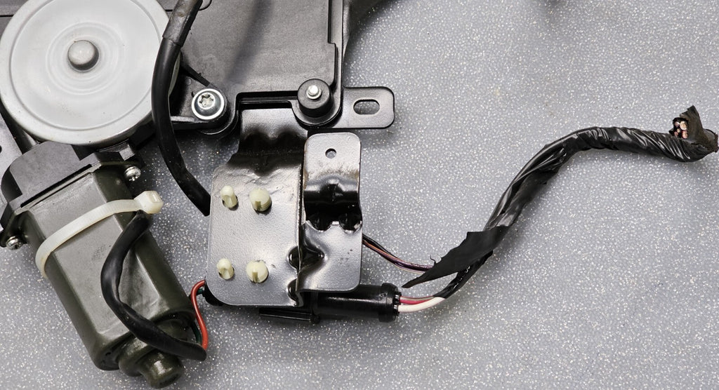 🔥2003-2007 Lincoln Town Car Pull Down Trunk Motor Lock Release striker Assembly