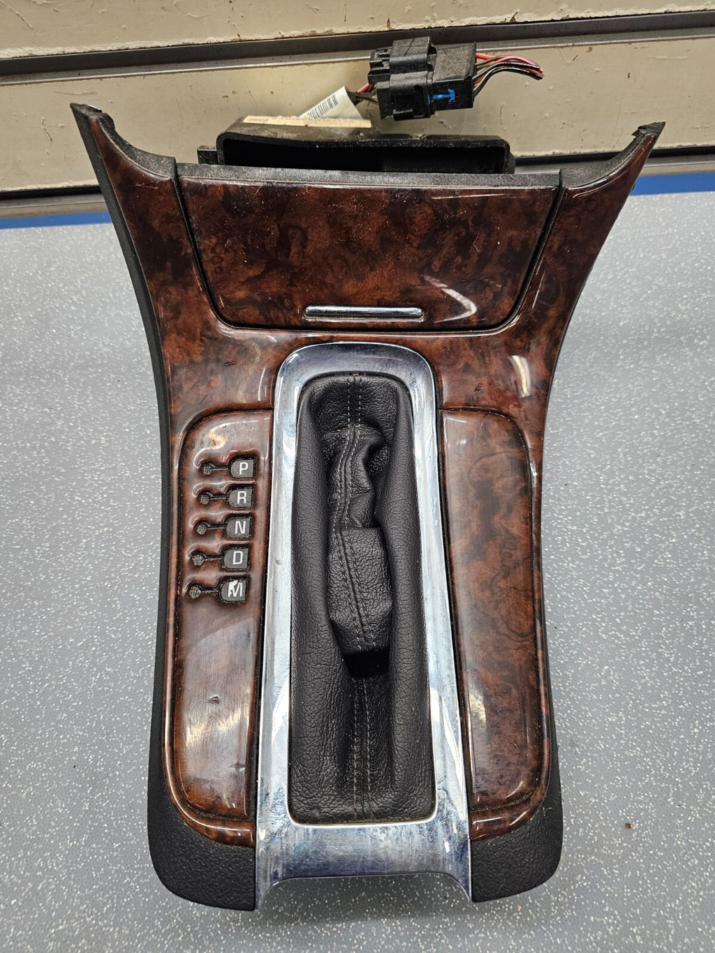 🔥08-12 MALIBU AUTOMATIC TRANSMISSION FLOOR GEAR LEVER SHIFTER TRIM BEZEL WOOD