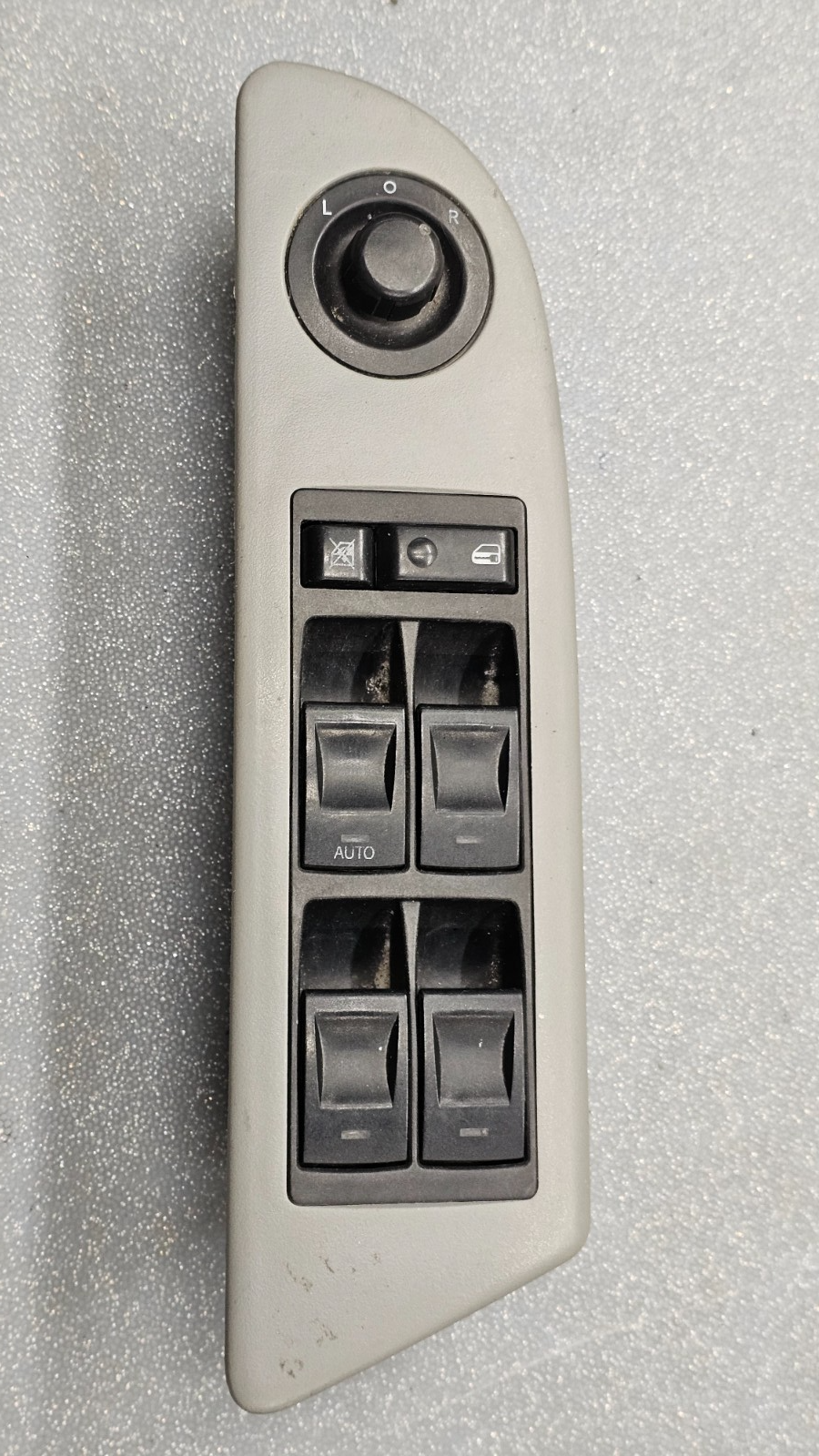 04-06 Charger Magnum Durango Dakota Left Driver Master Power Window Switch Gray