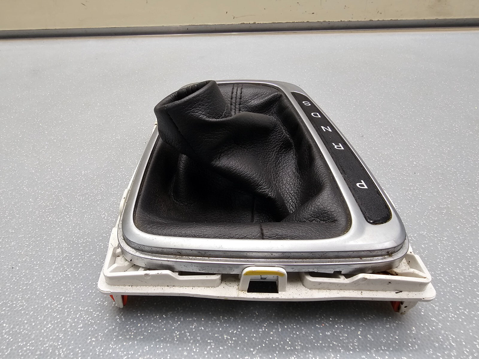 13-16 FORD FUSION AUTO TRANSMISSION GEAR SHIFTER SHIFT KNOB BOOT BEZEL TRIM OEM