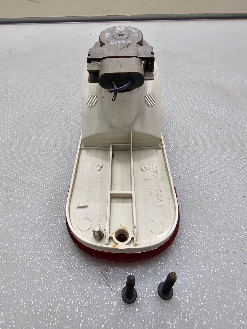 🔥01-05 Chrysler PT Cruiser Rear Right/Left Reverse Backup Light Lamp Assembly