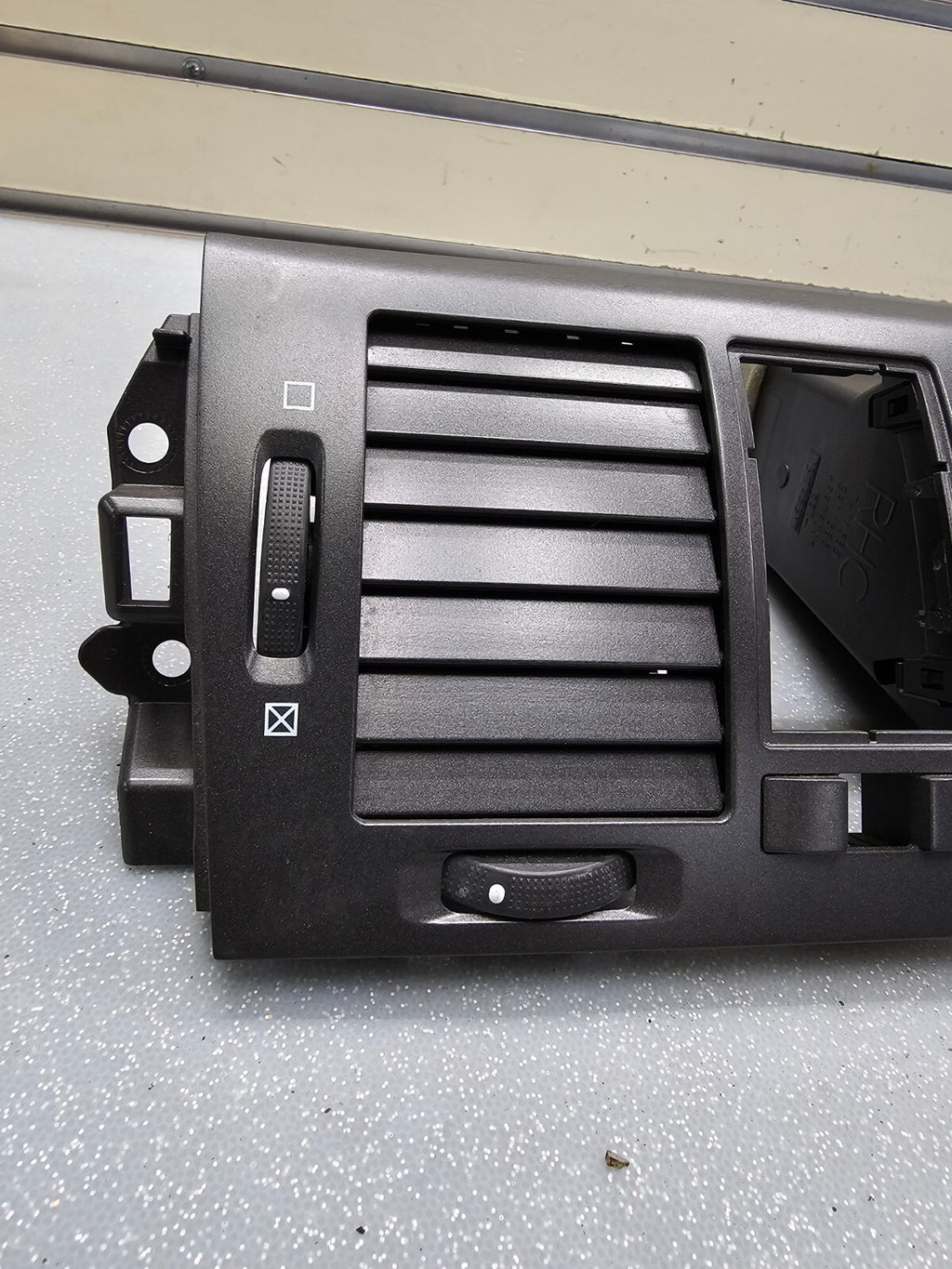 🔥06-11 Cadillac DTS Dash Center Air Vent Heater Filter Trim Bezel Conditioner