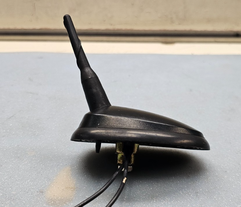 🔥2005 Pontiac G6 GPS AM FM Radio Stereo Display Antenna Mast