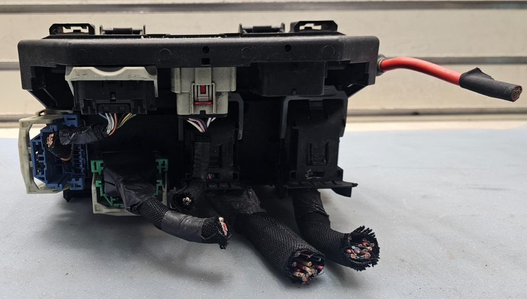 🔥2012 DODGE GRAND CARAVAN TOWN & COUNTRY TIPM FUSE BOX BCM POWER MODULE RELAY