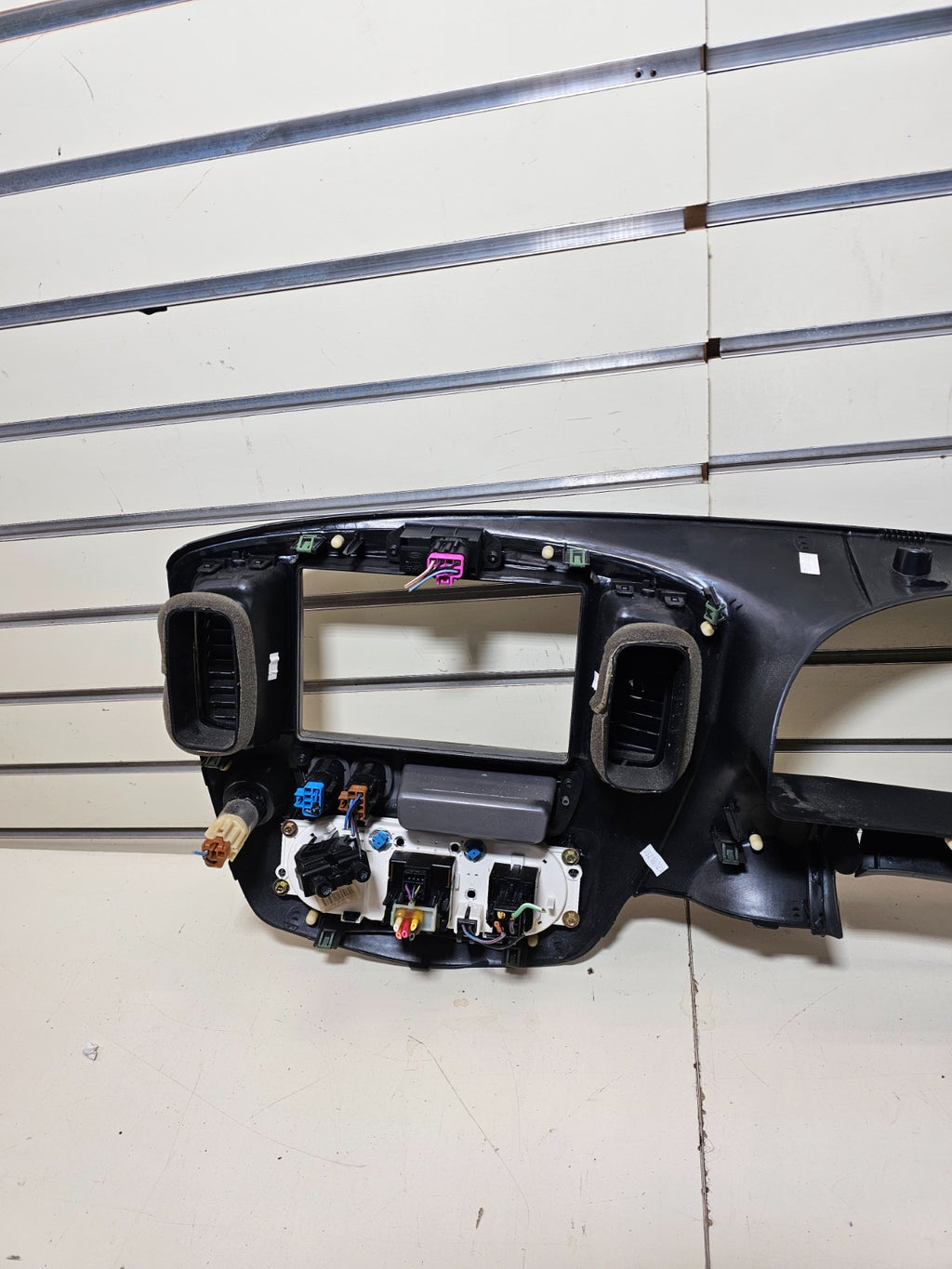 01-06 Tribute Dash Instrument Cluster Speedometer Bezel Trim Panel Black/Silver