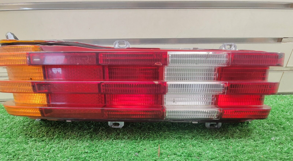 🔥75-85 MERCEDES-BENZ 300D SALOON TAIL LIGHT LAMP SEDAN COUPE RIGHT PASSENGER