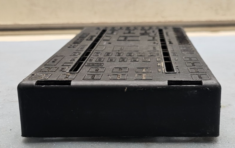 🔥99-07 Ford F250 F350 F450 Expedition Exterior Fuse Box Cover Relay Box Cover