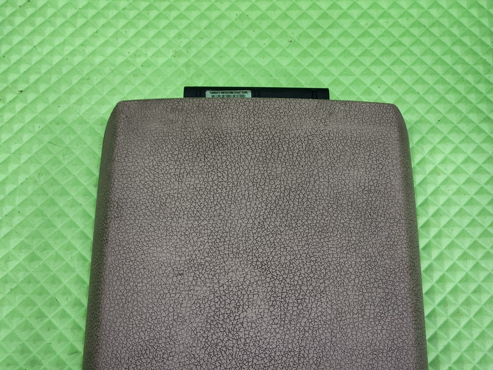 06-09 FORD EXPLORER MERCURY MOUNTINEER CENTER CONSOLE ARM RESTER LID DARK GRAY