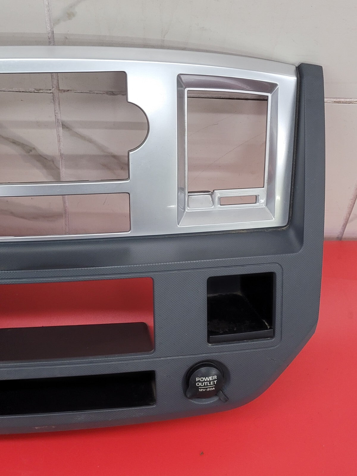 🔥06-08 Dodge RAM Dash RADIO Bezel Climate Trim Panel 🔴Storage SILVER B11