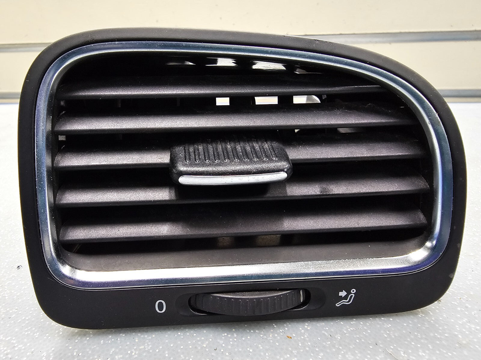 🔥2010-2014 Volkswagen Golf RH Right Center Dash AC Air Vent Heater Trim OEM