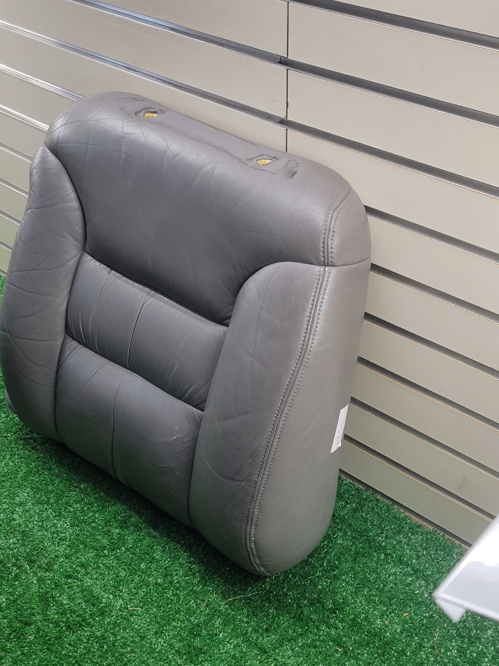 🔥1995-1999 Chevy GMC Silverado  Seat rest cushion leather front left V2 gray