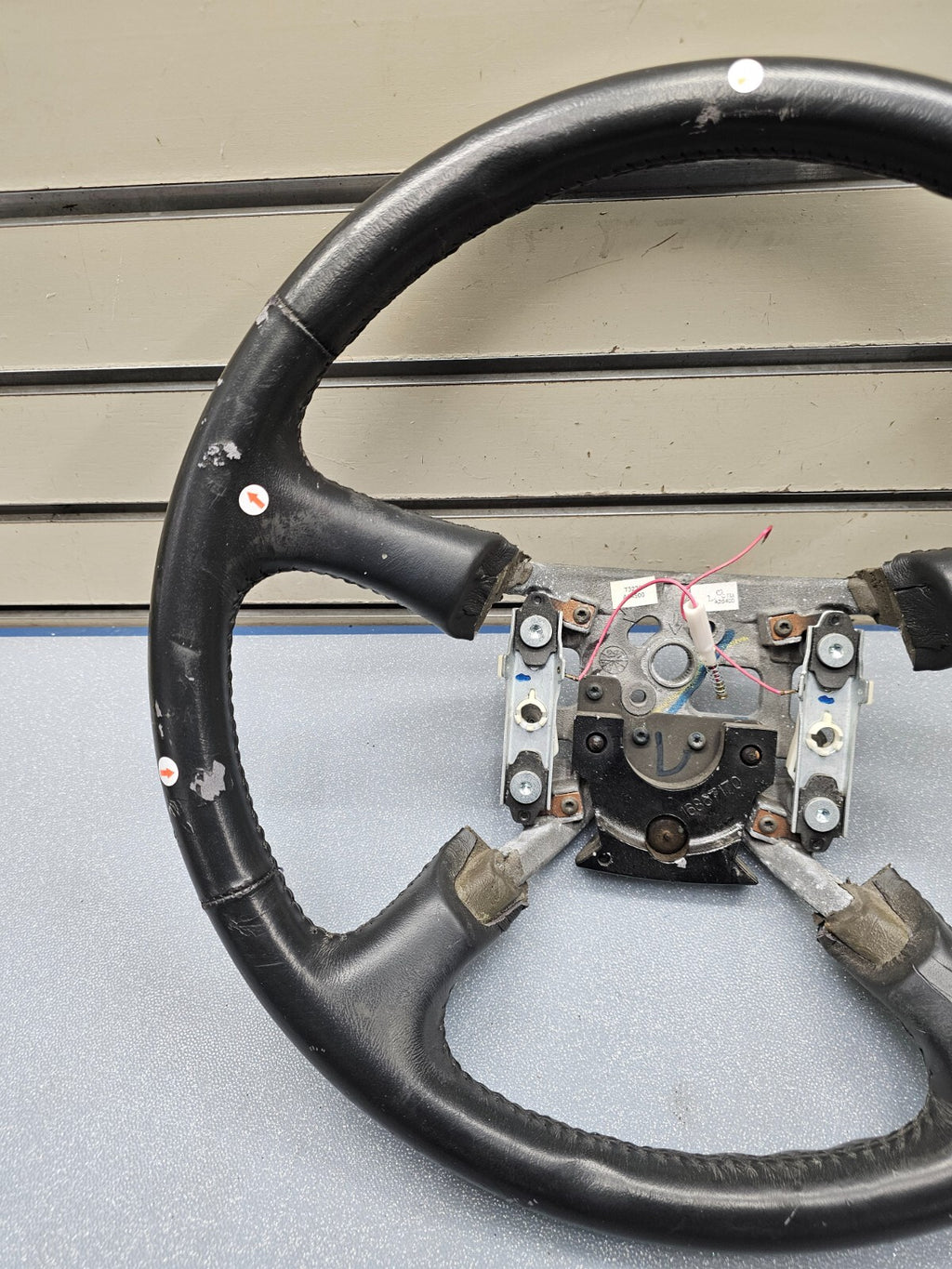 99-02 Chevy Silverado Tahoe Suburban Blazer SONOMA Steering Wheel Leather black