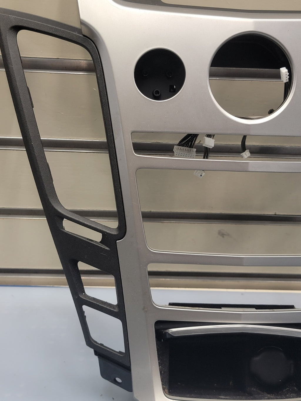 🔥2008-2013 Cadillac CTS Radio Control Panel trim bezel SILVER B44