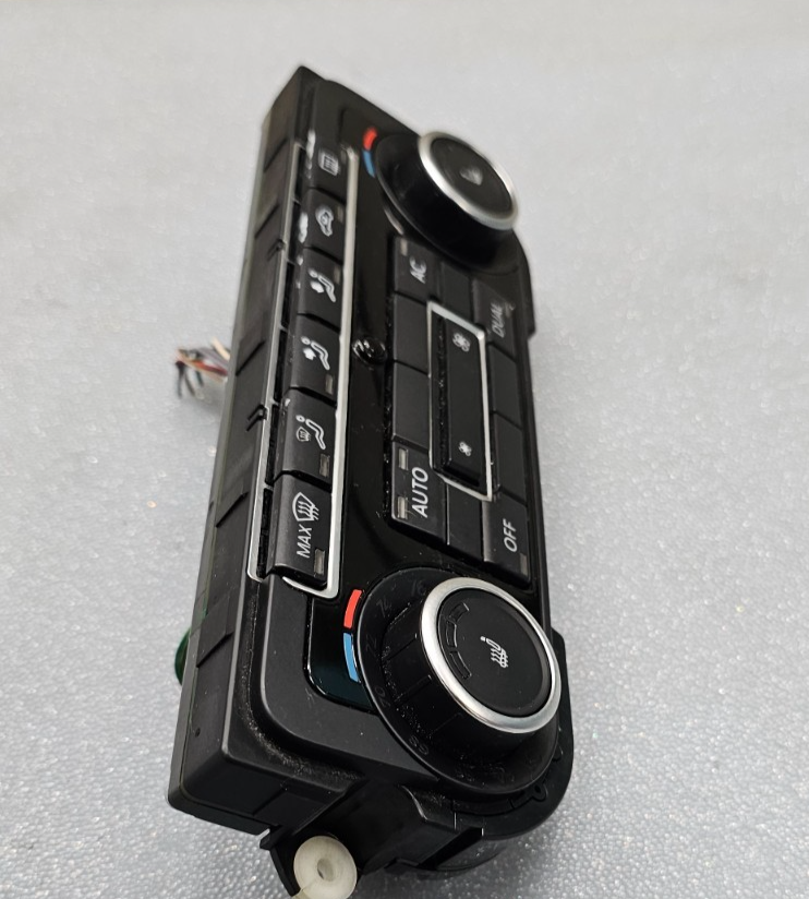 10-14 Volkswagen GOLF Dash AC Heater Temperature Climate Control Air Conditioner