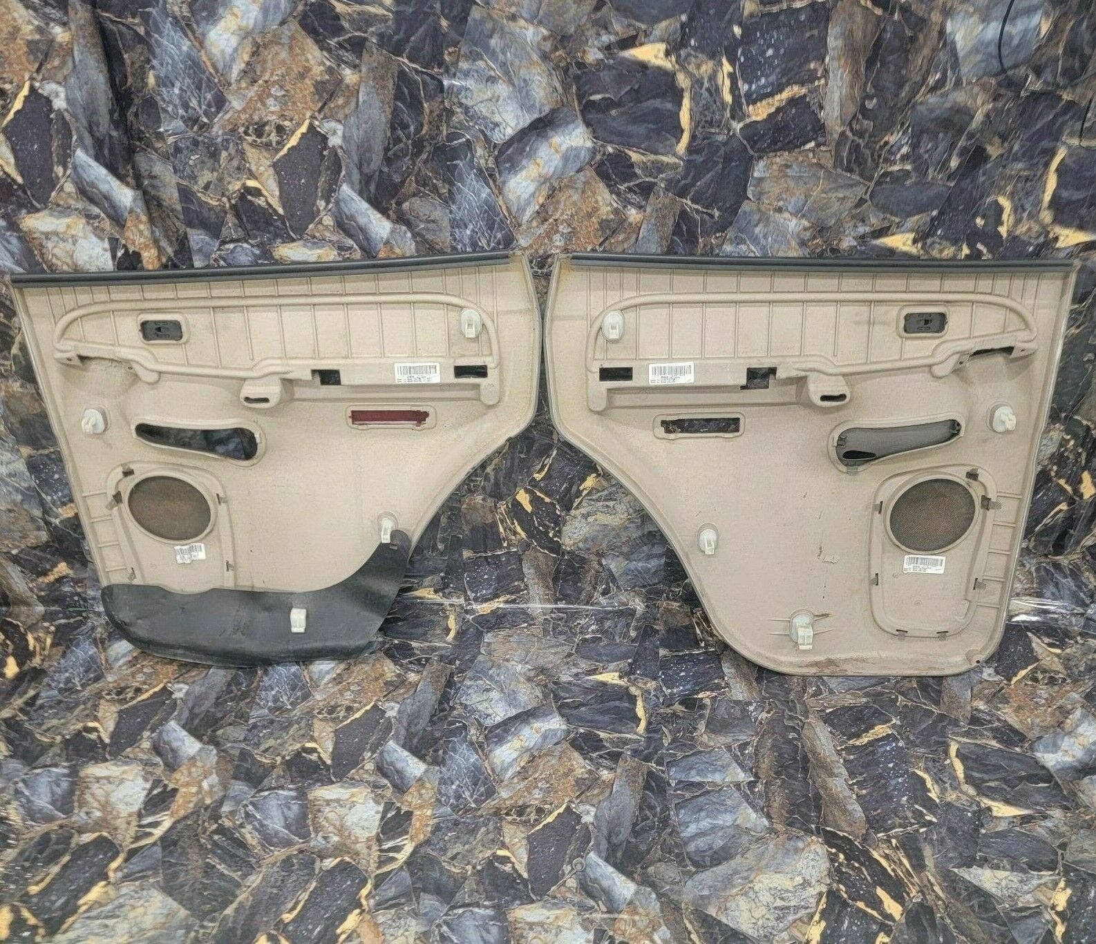 🔥99-06 Silverado YUKON Door Panel Rear LEFT - RIGHT Set /No Arm LIGHTGRAY H2 D7